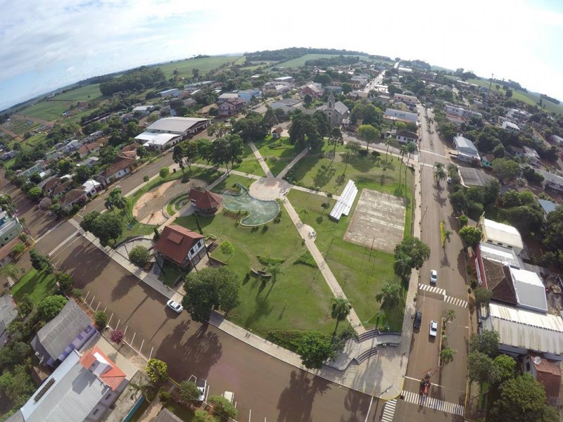 Praça Clara Saft
